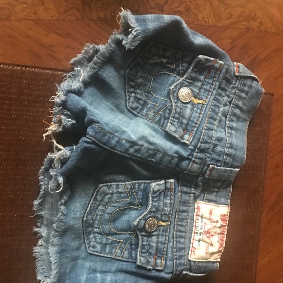 Shorts - Picture 3 of 4